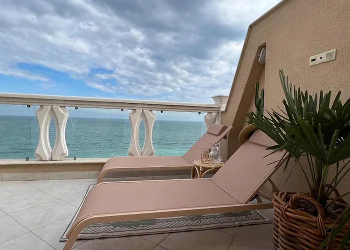 Sky & Sea Apartament *