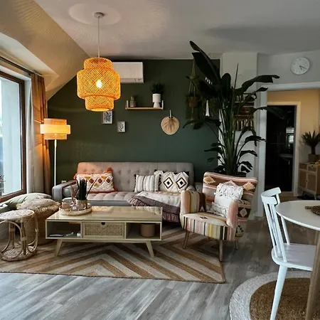 Sky & Sea Apartment *