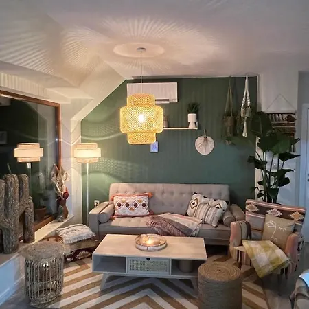 Sky & Sea Apartment *