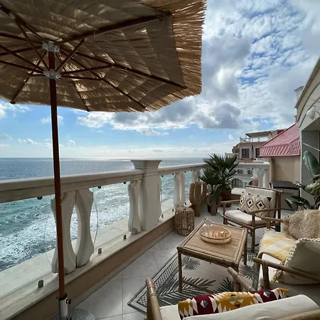 Sky & Sea Apartment